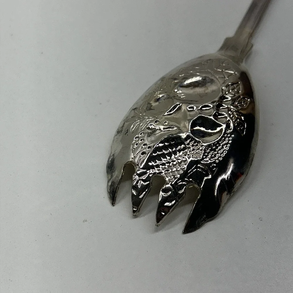 Vintage Silverplate Ornate Berry‎ Spoon Fruit Embossed Bowl Serving
